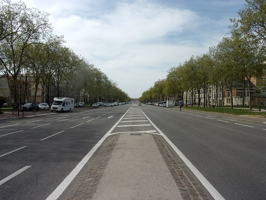 1024pxVersailles_perspective_avenue_de_Paris  Code MTL